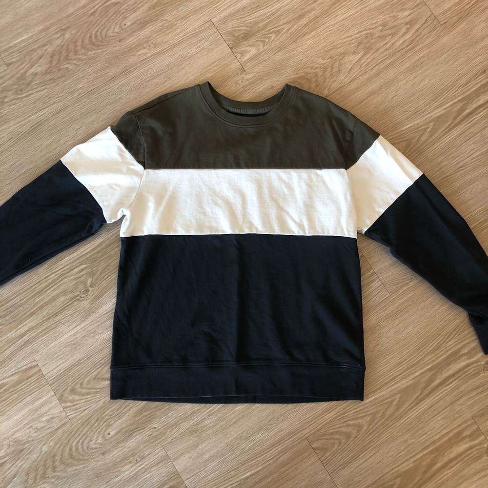 NWOT Crewneck